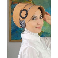 Butik AmbarNazlı Model Tokalı Iri Siyah Beyaz Kazayaklı Tesettür Şapka