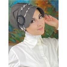 Butik AmbarNazlı Model Tokalı Ince Krem Çizgili Zebra Desen Tesettür Antrasit Şapka