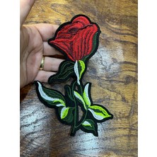 17X12 cm Ütü Ile Yapışan Kırmızı Çiçekli Arma Aplike