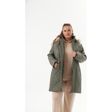 Büyük Beden Kapüşonlu Şişme Mont Haki