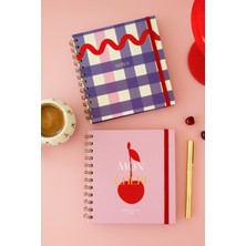 Matt Notebook 15X15 cm Kare 2'li Set Spiralli 2025 Yılı Haftalık Ajanda ve Defter Pötikare Kiraz