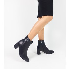 Gdt Ayakkabı  Deri Siyah Renk Kalın Topuk Fermuarlı  Kadın Bot