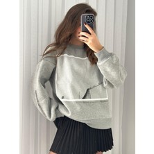 Gri Arkası Fermuarlı Önü Desenli Sweat
