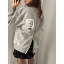 Gri Arkası Fermuarlı Önü Desenli Sweat