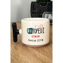 Hedizu Kişiye Özel Ortopedi Uzmanı Kupa Bardak T Kulplu Siyah Isme Özel Tıp Bayramı Hediyeleri