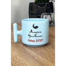 Hedizu Kişiye Özel Arapça Öğretmeni -2- Pastel T Kulplu Kupa Bardak Mavi Öğretmenler Günü Hediyesi