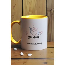 Hedizu Kişiye Özel Anneye Yılbaşı Hediyesi Kupa Bardak Sarı Yılın Annesi