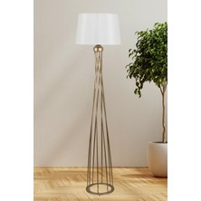 Woodhub Ahşap Renkli Burgulu Metal Lambader Krem Konik Şapka ile Modern Tasarım ve Ayarlanabilir Işık