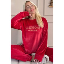 Pijama Evi Kadın Kırmızı Whatever Desenli Uzun Kollu Kadife Pijama Takımı Rahatlık ve Şıklık