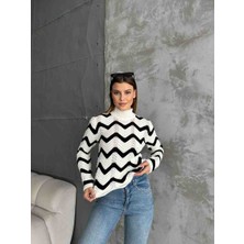 Asur Boutique Asur Butik Zikzak Desenli Crop Yarım Balıkçı Triko Kazak Ürün Uzunluğu 50 Cmdir