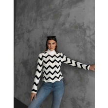 Asur Boutique Asur Butik Zikzak Desenli Crop Yarım Balıkçı Triko Kazak Ürün Uzunluğu 50 Cmdir