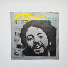 Paul Mccartney –  Another Day / Oh Woman, Oh Why