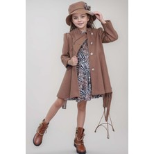 Kız Çocuk Leopar Desen Elbise Taş Işleme Yaka Boydan Düğme ve Kemer Detaylı Kahverengi Kaşe Kaban