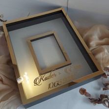 Verda Çerçeve 40 x 50  cm  Yarı Kaplama Ledli+Isimli Siyah-Gold Anı Çerçevesi! Yeni Moda Çiçek Anı Çerçevesi!