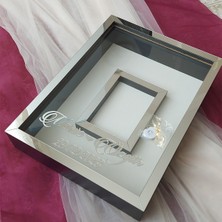 Verda Çerçeve 30 x 40  cm  Yarı Kaplama Ledli+Isimli Siyah-Gümüş Anı Çerçevesi! Yeni Moda Çiçek Anı Çerçevesi!