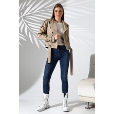 Kadın Astarlı Kemerli Cepli Su Itici Kumaş Crop Trençkot