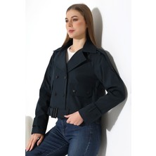 Kadın Astarlı Kemerli Cepli Su Itici Kumaş Crop Trençkot