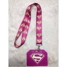 Supergırl Pembe Boyun Askısı ve Yan Kartlık