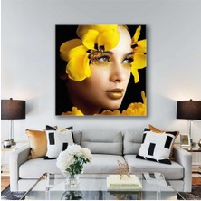 Tosbart Sarı Simli Makyajlı Model Çiçek Detaylı Make Up Kare Kanvas Tablo