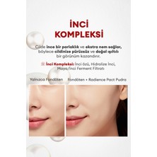 Aydınlık ve Pürüzsüz Görünüm Sunan Kompakt Pudra Radiance Pact SPF27/PA++ (Vanilla)