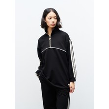 Siyah Kadın Dik Yaka Yarım Fermuarlı Etiket Detaylı  Sweatshirt ve  Rahat Kesim Şerit Detaylı Pantolon Pamuklu  Örme Alt Üst Takım