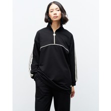 Siyah Kadın Dik Yaka Yarım Fermuarlı Etiket Detaylı  Sweatshirt ve  Rahat Kesim Şerit Detaylı Pantolon Pamuklu  Örme Alt Üst Takım