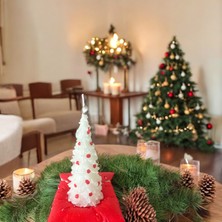2 Adet Noel Ağacı Şeklinde Dekoratif Mum ve 2 Adet Şık Mum Yastıkları