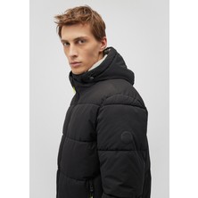 Mavi Kapüşonlu Siyah Şişme Mont 0110211-900 Erkek Regular Fit Günlük Kullanım İçin Orta Kalınlık