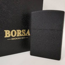 İşte Bu Kişiye Özel Isimli Benzinli Siyah Zippo Çakmak - Kelebek Baskılı