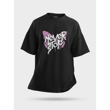 Nirvoda Oversize Never Stop Pembe Kelebek Baskılı Unisex Siyah Tişört