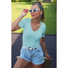 V Yaka Kısa Kol Mint Bluz