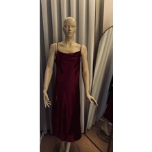 Butik Kadınların Zarif Düz Ipek Pijama Elbisesi, Kapüşonlu Sırtı Açık Yan Yırtmaçlı Maxi Kayma Elbisesi, Rahat Gece Elbisesi