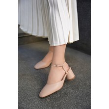 Laminta Eddy Nude Yuvarlak Kalın Topuklu Küt Burunlu Toka Detaylı Kadın Topuklu Ayakkabı