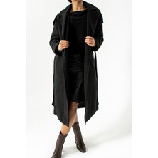 Seniorah Siyah Kemer Detaylı Uzun Kaban 