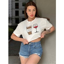 Kadın Beyaz Bisiklet Yaka Baskılı Oversize Crop T-Shirt