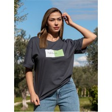 Kadın Oversize Fit Bisiklet Yaka Baskılı Kısa Kollu T-Shirt