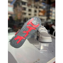 Travis Scot Sneaker