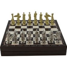 Büyük Boy Metal Pegasus Satranç Tk. Parlak ve Ceviz Desenli Sandıklı Mdf TAHTASI(36X36X6 Cm.)