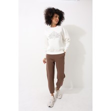Amida Ekru Önü Lotus Çiçeği Nakış Işlemeli Bisiklet Yaka Oversize Kadın Sweatshirt - 2447