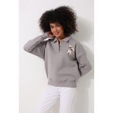 Amida Gri Kadın Polo Yaka Göğsü Pamuk Dalı Nakış Işlemeli Oversize Sweatshirt - 2452