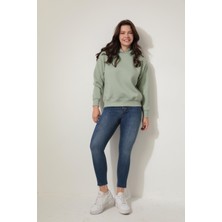 Amida Yeşil Sırtı ve Kapüşonu Gül Dalı Nakışlı Kapüşonlu Sweatshirt - 2430