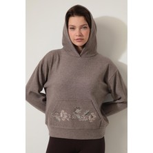 Amida Kahve Önü Kanaviçe Nakışlı Kanguru Cepli Kapüşonlu Selanik Sweatshirt - 2431