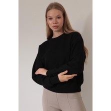 Amida Siyah Arkası Gül Nakışlı Bisiklet Yaka Sweatshirt - 2432