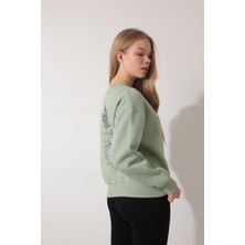 Amida Yeşil Sırtı Etnik Çiçek Nakış Işlemeli Bisiklet Yaka Sweatshirt - 2438