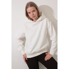 Ekru Sırtı Etnik Nakış Işlemeli Bisiklet Yaka Sweatshirt - 2435