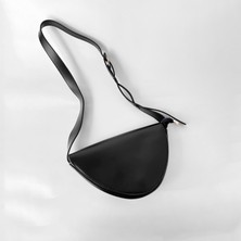 Siyah Üçgen Model Çapraz Çanta