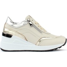 Celal Gültekin Kadın Bej Bağcıklı Parlak Deri Sneaker