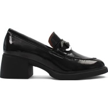 Celal Gültekin Kadın Siyah Tokalı Kalın Tabanlı Rugan Deri Loafer