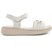 Celal Gültekin Kadın Beyaz Bilekten Cırt Cırtlı Tokalı Deri Sandalet