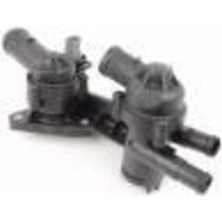 03C121111T TERMOSTAT (83-87C) KOMPLE GOLF5-6-PLUS-JETTA III-IV-PASSAT-SCIROCCO-TIGUAN 1.4TSI